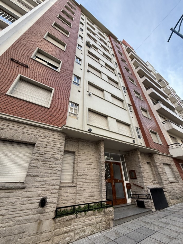 ALQUILER ANUAL DPTO 2 1/2 AMBIENTES CON MUEBLES SOBRE AV COLON Y ALSINA ZONA GUEMES