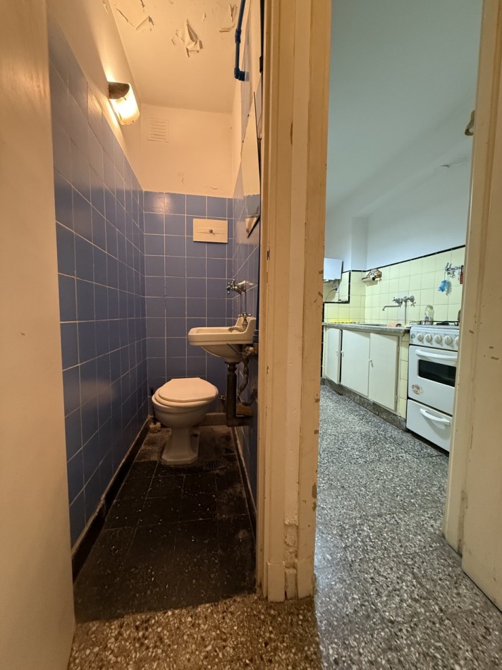 VENTA DEPARTAMENTO 3 AMB CON DEP Y COCHERA ESTADO ORIGINAL EN COLON Y ALSINA CON BALCON A LA CALLE