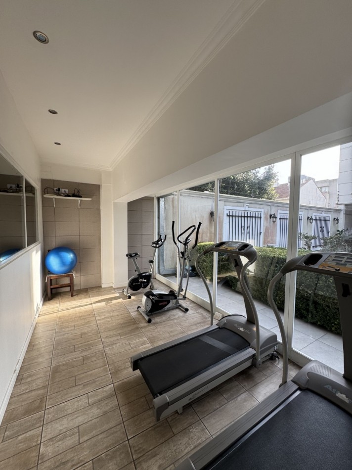 VENTA | APTO CREDITO | MODERNO Y LUMINOSO DEPTO 4 AMB + OFFICE CON COCHERA Y BAULERA