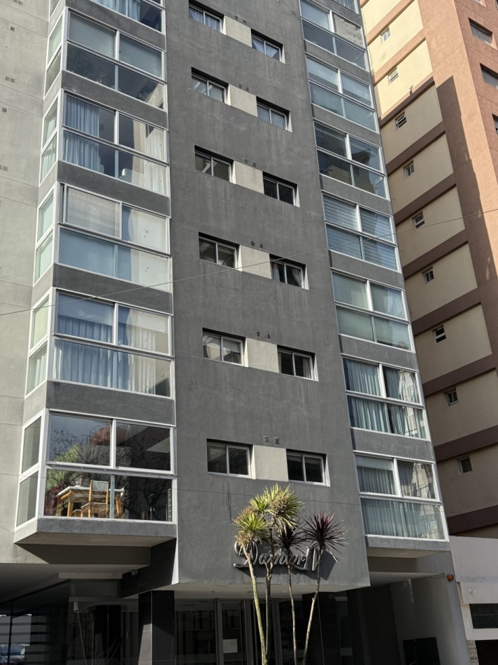 SEMIPISO 3 AMB C/COCHERA EDIFICIO DAMAR  EN ALQUILER LA PERLA-PLAZA ESPAÑA