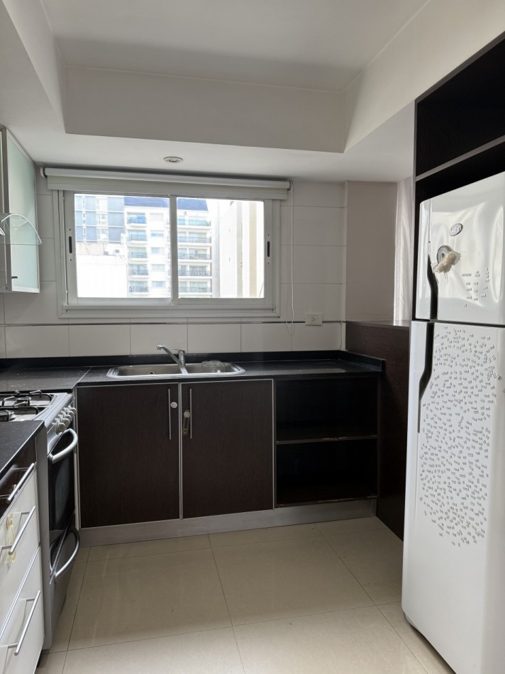 SEMIPISO 3 AMB C/COCHERA EDIFICIO DAMAR  EN ALQUILER LA PERLA-PLAZA ESPAÑA