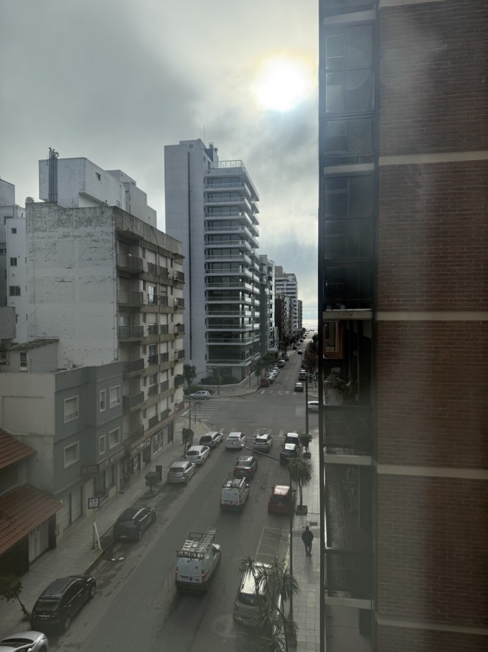 SEMIPISO 3 AMB C/COCHERA EDIFICIO DAMAR  EN ALQUILER LA PERLA-PLAZA ESPAÑA