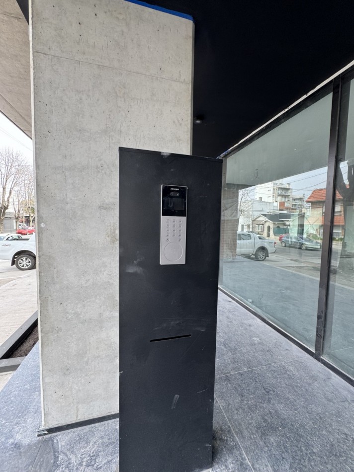 Unidad de 2 Ambientes con cochera y baulera en Edificio Atenas XXV - Chauvin