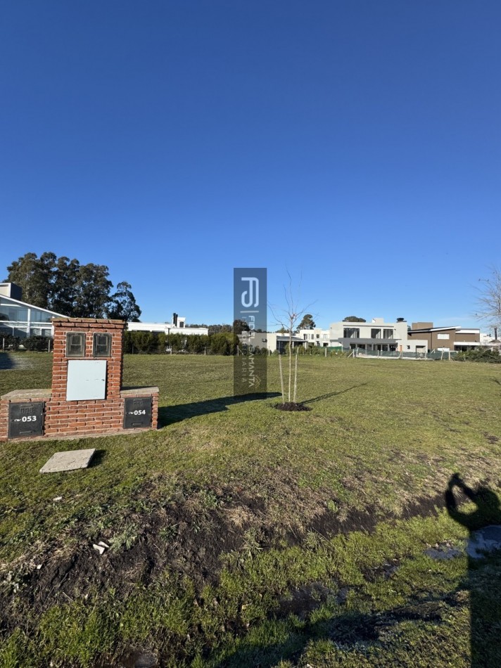 OPORTUNIDAD LOTE EN VENTA EN EL BARRIO PRIVADO RUMENCO JOVEN