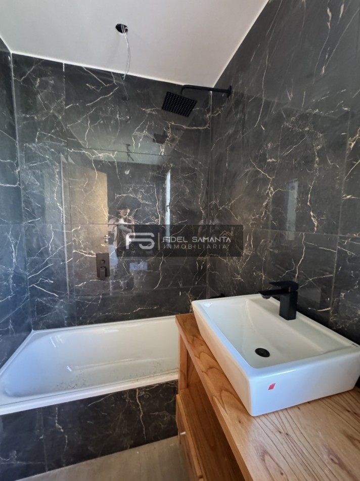 Casa 4 ambientes con piscina en el barrio privado Arenas Chico