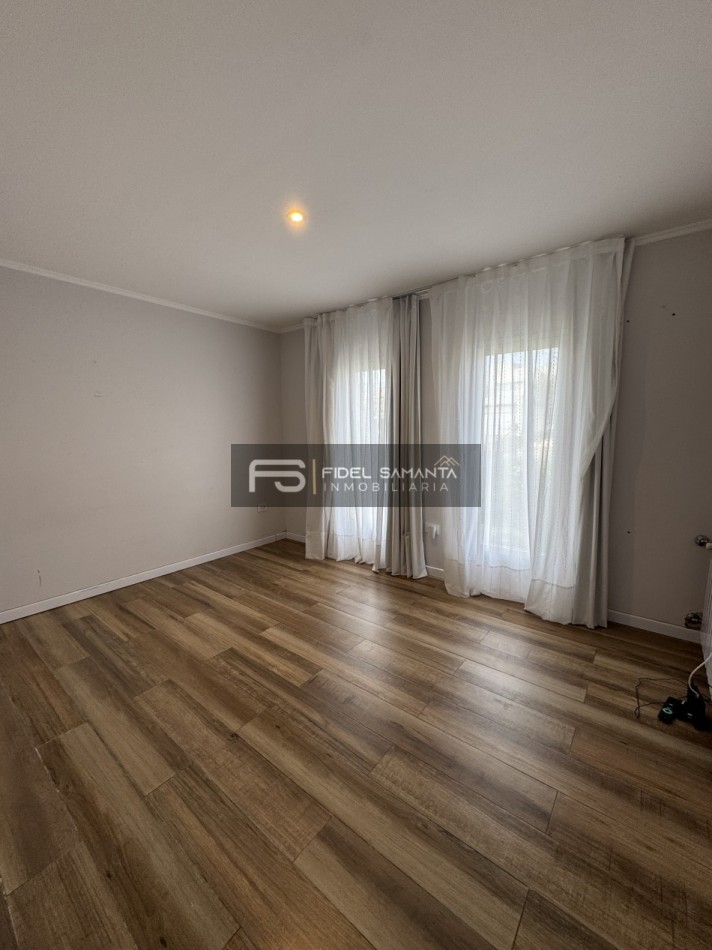 VENTA | CASA 5 AMB CON GRAN JARDIN Y PISCINA EN ARENAS DEL SUR