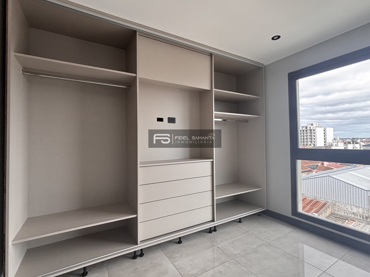 A ESTRENAR VENTA PISO A ESTRENAR DE 3 AMBIENTES CON COCHERA CUBIERTA ZONA HPC