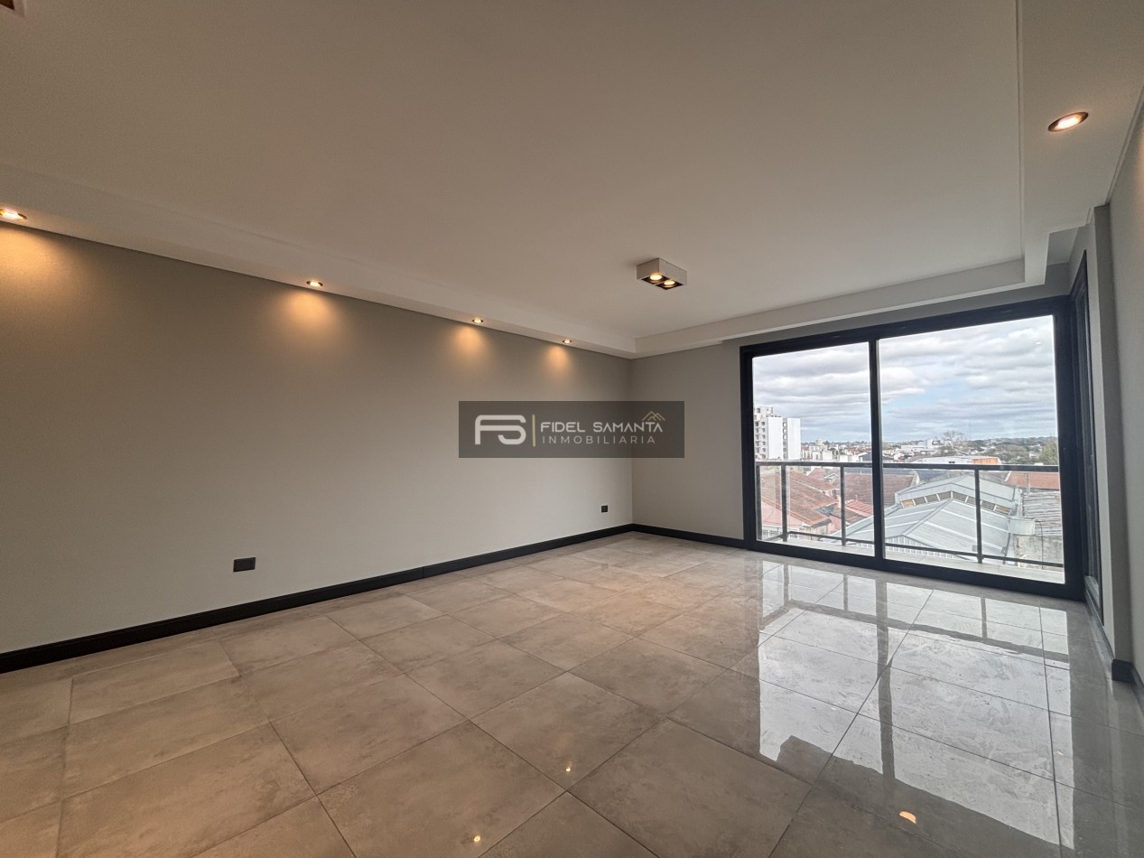 A ESTRENAR VENTA PISO A ESTRENAR DE 3 AMBIENTES CON COCHERA CUBIERTA ZONA HPC