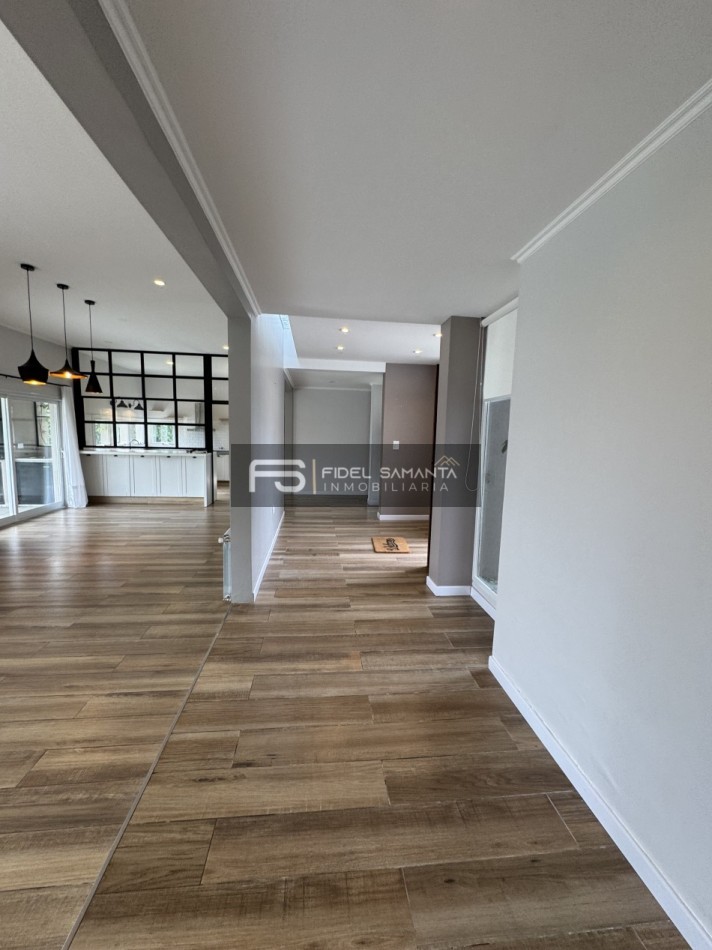 VENTA | CASA 5 AMB CON GRAN JARDIN Y PISCINA EN ARENAS DEL SUR