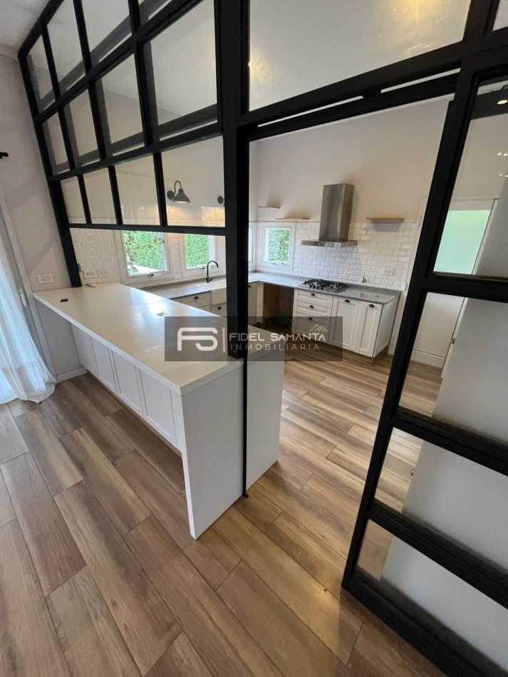 VENTA | CASA 5 AMB CON GRAN JARDIN Y PISCINA EN ARENAS DEL SUR