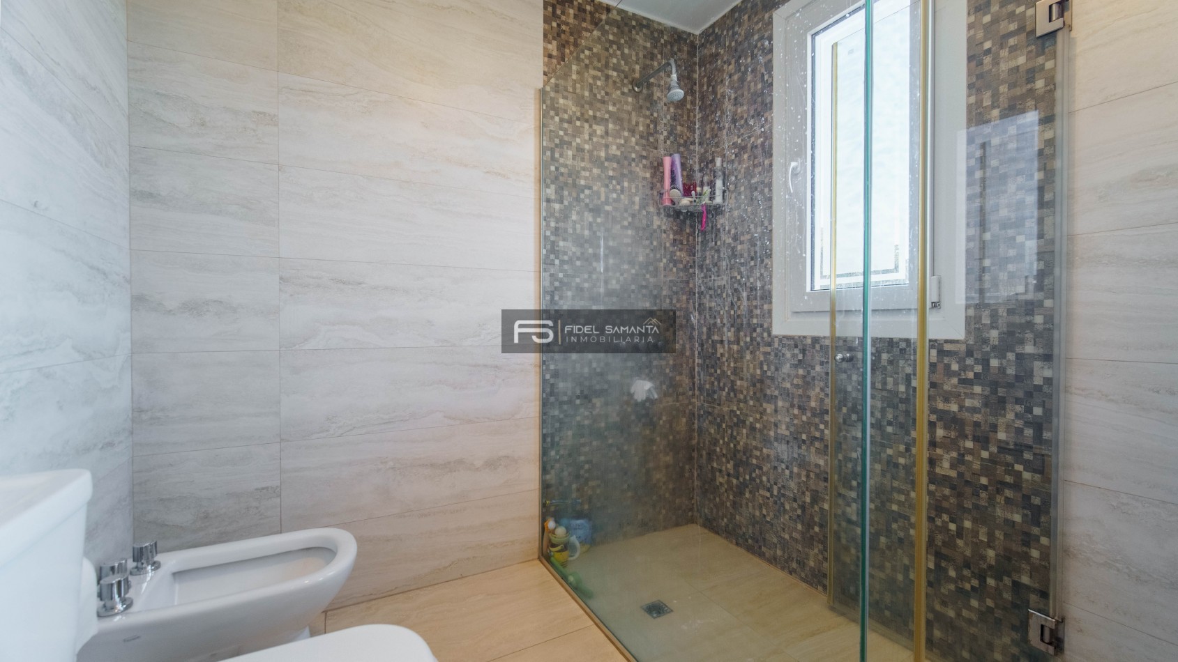 Propiedad 4 ambientes con piscina y vistas abiertas en Las Lomas, Rumenco