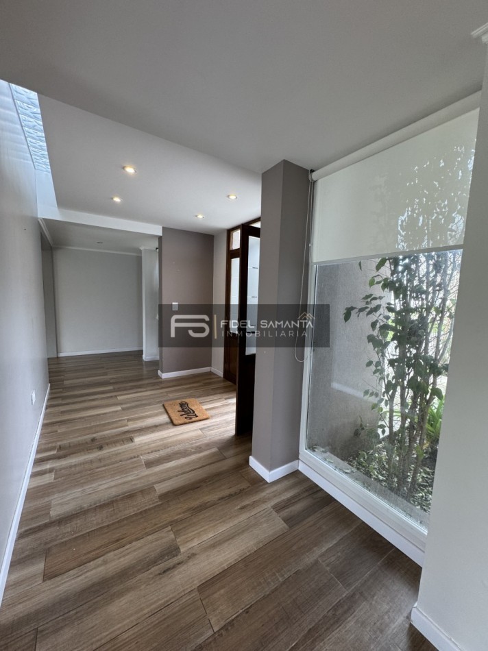 VENTA | CASA 5 AMB CON GRAN JARDIN Y PISCINA EN ARENAS DEL SUR