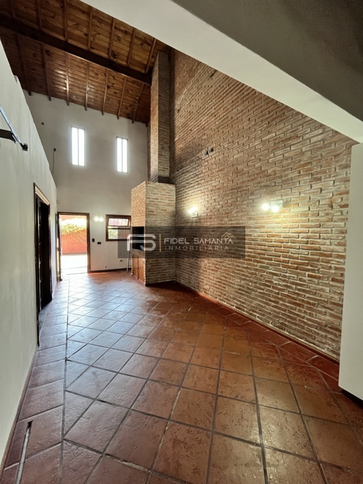 VENTA CASA EN PH 3 AMBIENTES CON PATIO Y GARAGE EN BARRIO SAN CAYETANO