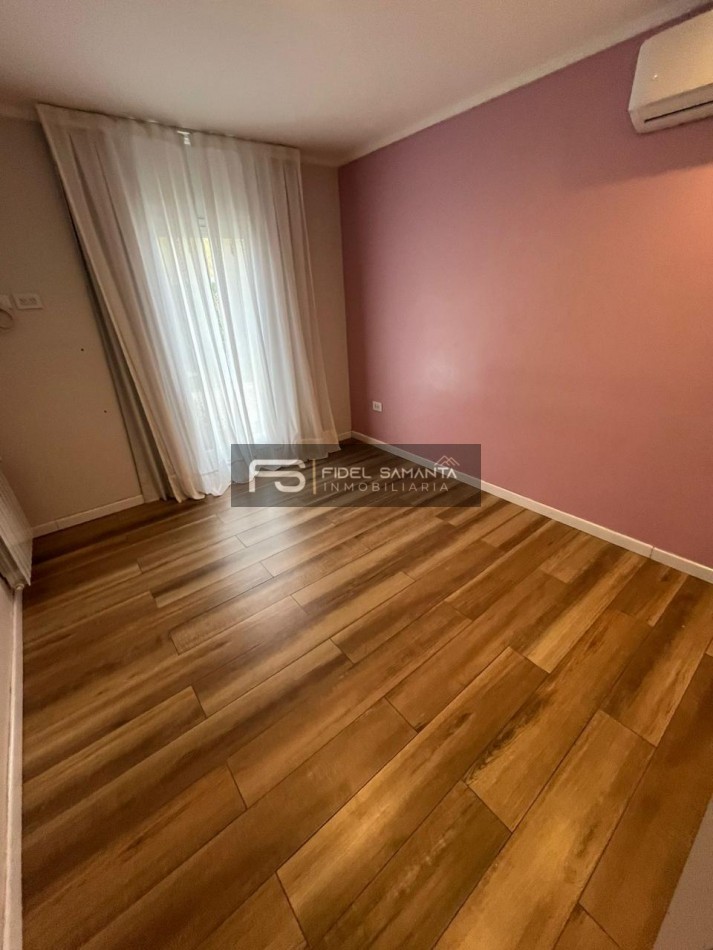 VENTA | CASA 5 AMB CON GRAN JARDIN Y PISCINA EN ARENAS DEL SUR