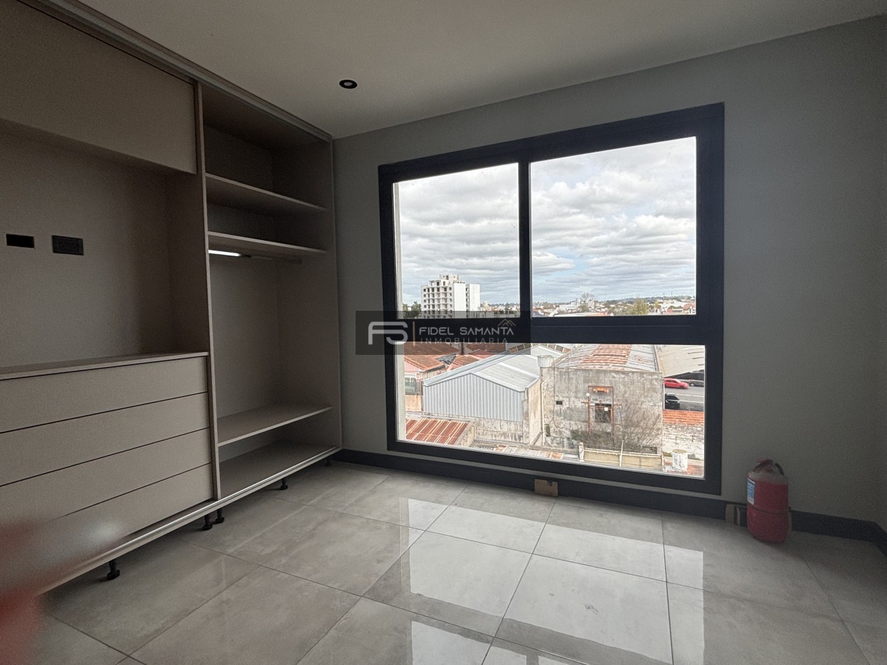 A ESTRENAR VENTA PISO A ESTRENAR DE 3 AMBIENTES CON COCHERA CUBIERTA ZONA HPC