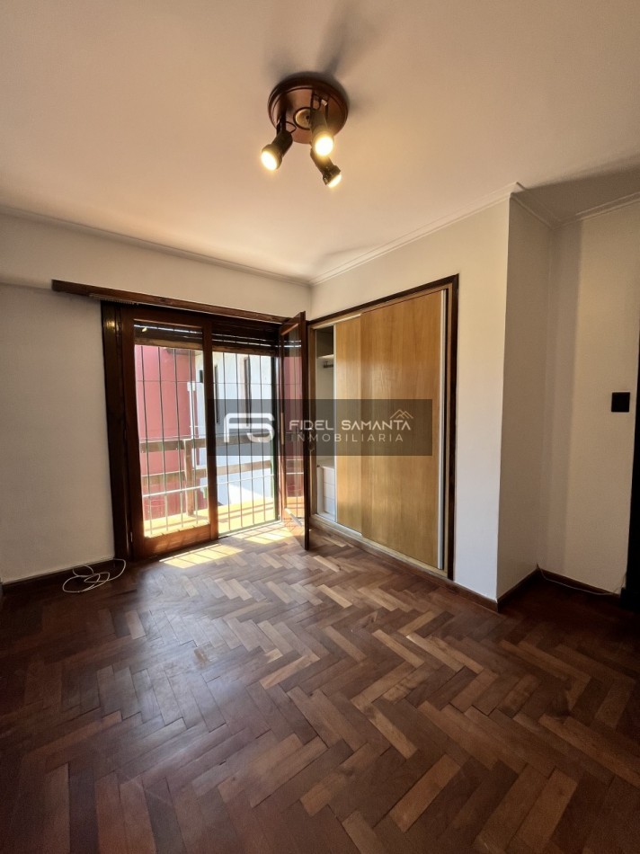 VENTA CASA EN PH 3 AMBIENTES CON PATIO Y GARAGE EN BARRIO SAN CAYETANO