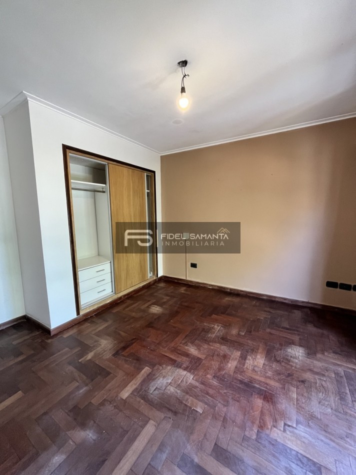 VENTA CASA EN PH 3 AMBIENTES CON PATIO Y GARAGE EN BARRIO SAN CAYETANO
