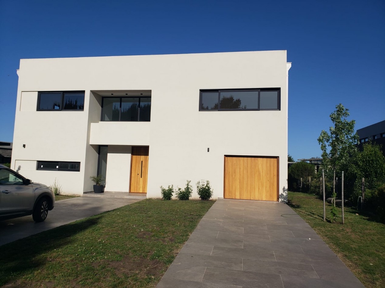 ALQUILER 24 MESES 4 AMB ESTILO Y CONFORT CASA A ESTRENAR RUMENCO JOVEN
