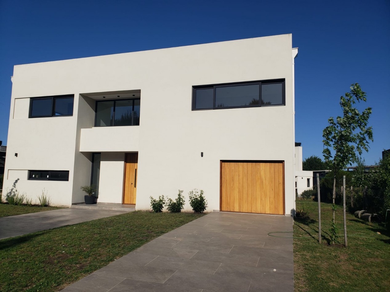 ALQUILER 24 MESES 4 AMB ESTILO Y CONFORT CASA A ESTRENAR RUMENCO JOVEN