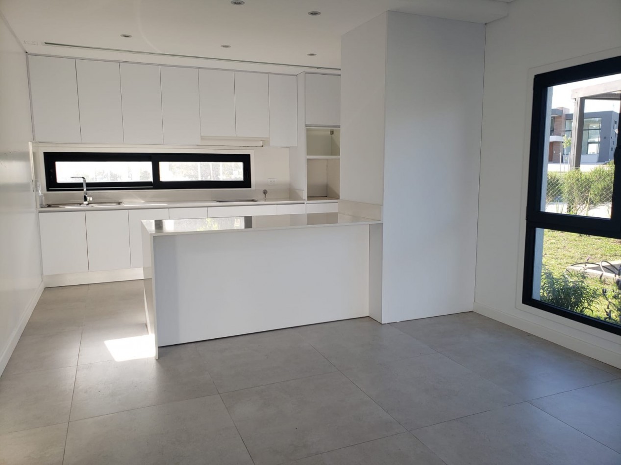 ALQUILER 24 MESES 4 AMB ESTILO Y CONFORT CASA A ESTRENAR RUMENCO JOVEN