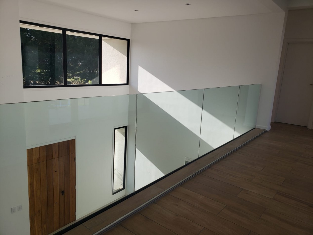ALQUILER 24 MESES 4 AMB ESTILO Y CONFORT CASA A ESTRENAR RUMENCO JOVEN
