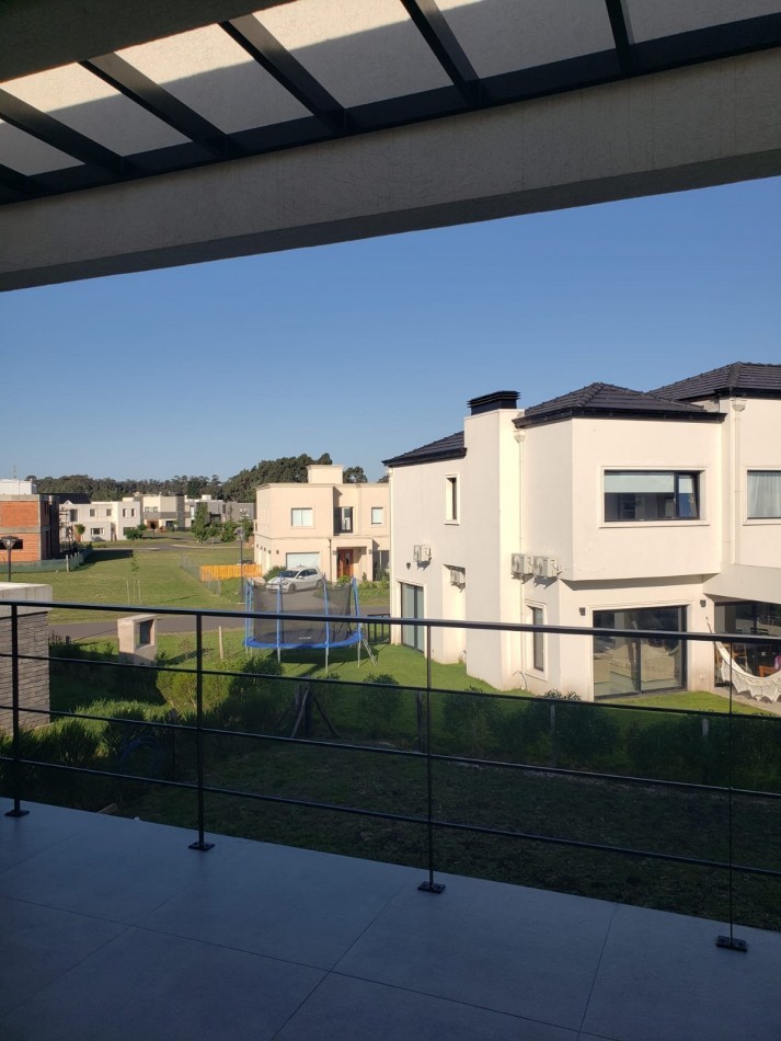 ALQUILER 24 MESES 4 AMB ESTILO Y CONFORT CASA A ESTRENAR RUMENCO JOVEN