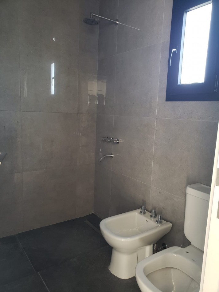 ALQUILER 24 MESES 4 AMB ESTILO Y CONFORT CASA A ESTRENAR RUMENCO JOVEN