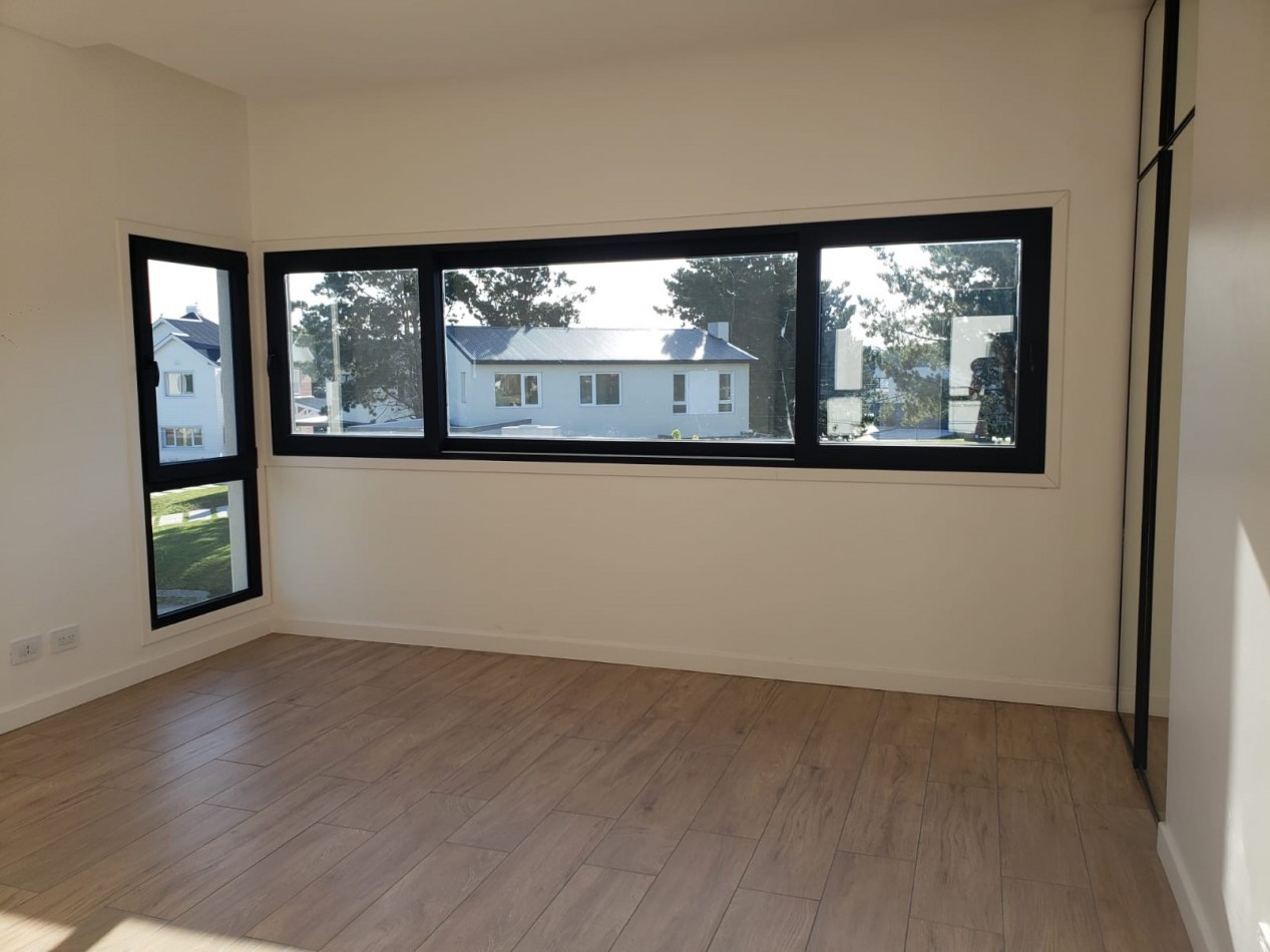 ALQUILER 24 MESES 4 AMB ESTILO Y CONFORT CASA A ESTRENAR RUMENCO JOVEN