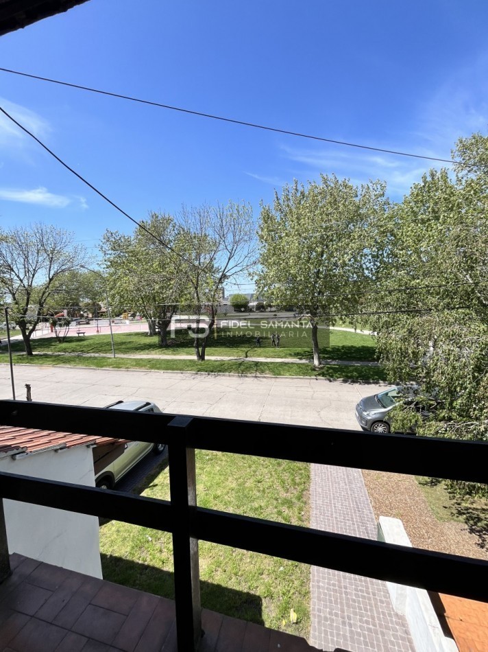 ALQUILER ANUAL HERMOSO PH 3 Amb con garage Y parque y Parrilla. Hermoso entorno SAN CAYETANO