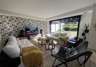 VENTA CASA MODERNA CON GRAN LOTE EN EL BARRIO PRIVADO RUMENCO