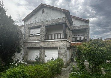 ESPECTACULAR CHALET DE ESTILO SE ENTREGA RECICLADO LOTE 10.30x43m STELLA MARIS