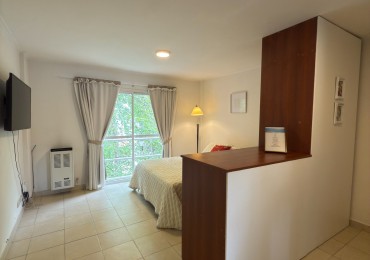 ALQUILER ANUAL DEPTO 1 1/2 AMOBLADO A METROS DE LA PLAYA - LA PERLA