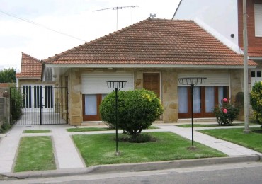 ALQUILER TEMPORAL CLASICO CHALET MARPLATENSE EQUIPADO PARA 6 PERSONAS  PUNTA MOGOTES