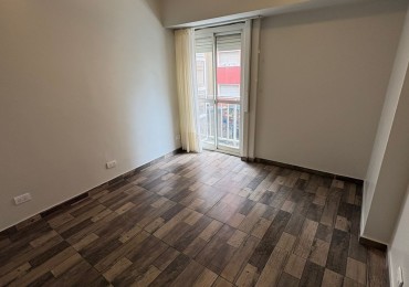 VENTA DEPTO 2 AMB CON BALCON A LA CALLE ZONA CENTRO