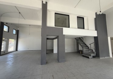 ALQUILER COMERCIAL PREMIUM EN ESQUINA ZONA CHAUVIN