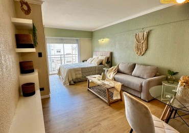 VENTA MONOAMBIENTE RECICLADO CON BALCON-PLAZA COLON