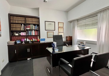 VENTA CONSULTORIOS 3 PRIVADOS  RECEPCION SALA DE ESPERA A LA CALLE CENTRO