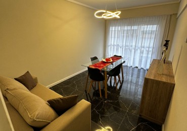 VENTA DEPTO 2 AMBIENTES RECICLADO AL FRENTE CON BALCON CENTRO 