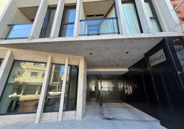 VENTA DEPTO 2 AMBIENTES CON COCHERA Y TERRAZA EN ED. BONJO 10 ZONA ALDREY