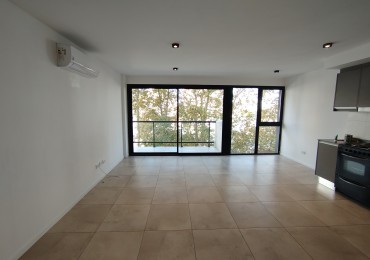 ALQUILER ANUAL DEPTO 2 AMBIENTES MODERNO CON BALCON EDIFICIO ATENAS XXIV EN PLAZA MITRE