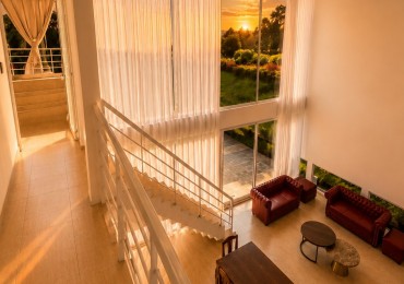 EN VENTA EXCLUSIVA CASA DE DISEÑO C/ PISCINA Y SOTANO ACUSTICO EN RUMENCO FINANCIAMIENTO 