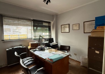 VENTA DEPARTAMENTO AMPLIO 2 AMBIENTES CON BALCON AL FRENTE EN CENTRO MAR DEL PLATA 