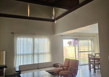 ALQUILER TEMPORAL CASA MINIMALISTA - NATURALEZA,CONFORT Y ESTILO A MINUTOS DEL MAR CAMET NORTE