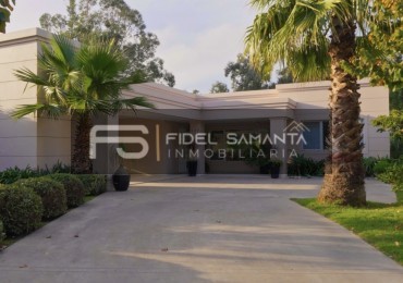 CASA MODERNA SOBRE LOTE DE 1088 M2 EN EL BARRIO PRIVADO ARENAS DEL SUR 